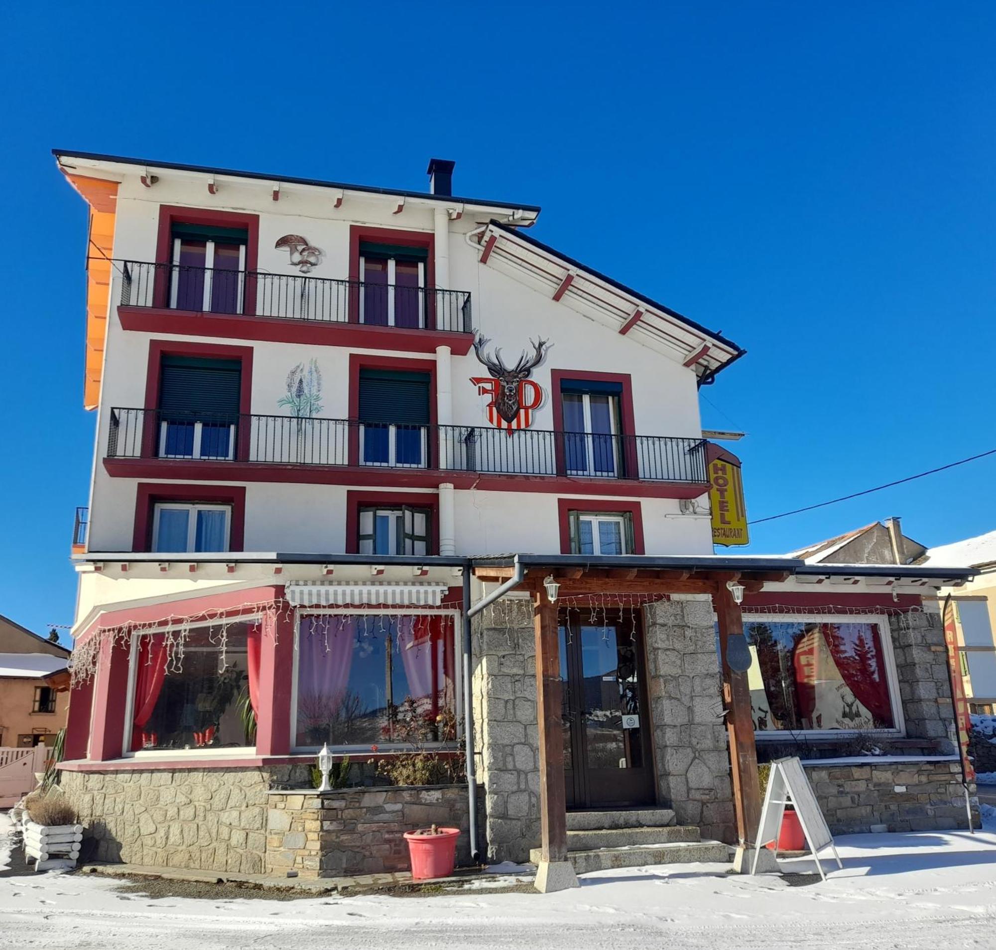 Le Catalan - Hotel Et Appartements Mont-Louis Exterior photo